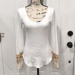 NWOT. WE THE FREE Thermal Top with Contrast Sleeves Long Sleeves Slim Fitting
